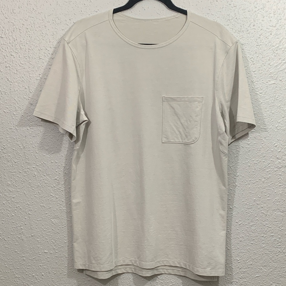 Lululemon Chest Pocket Relaxed Fit T-Shirt Light Oatmeal size XL No stink Zinc